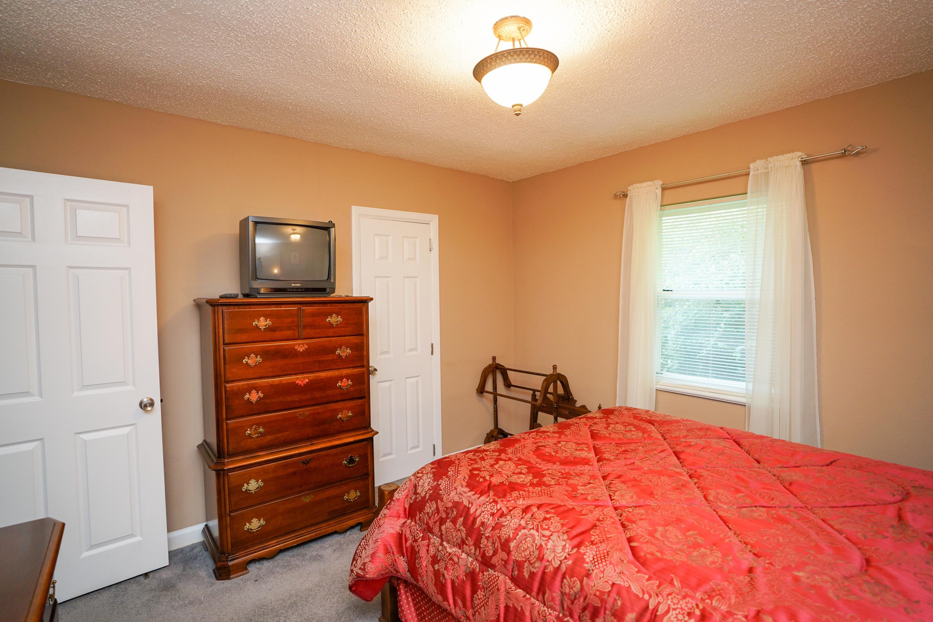 8905 North Hickory Valley Road Chattanooga, TN 37416 - Photo 15 of 23 Photo Oct 05, 10 15 30 AM