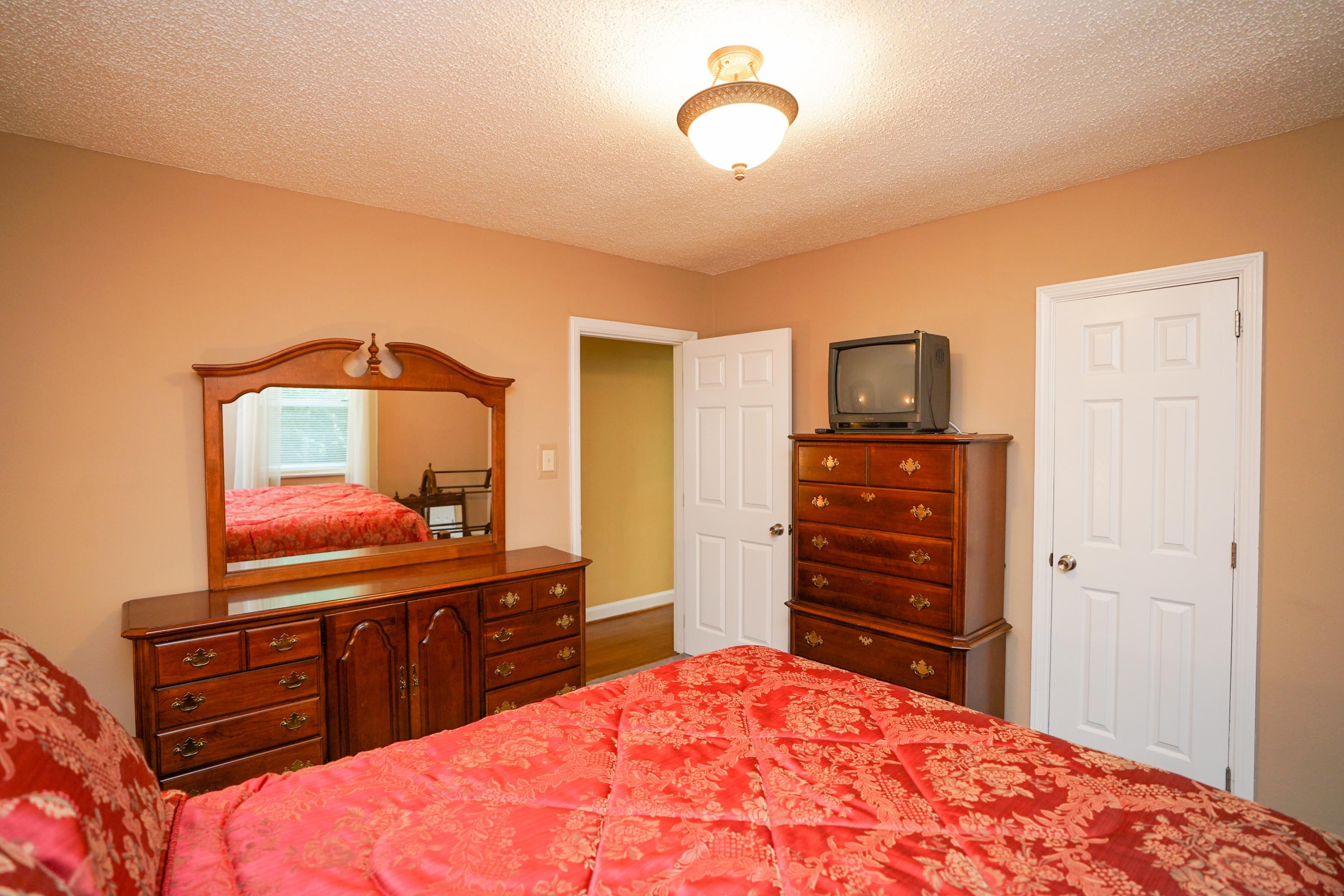 8905 North Hickory Valley Road Chattanooga, TN 37416 - Photo 16 of 23 Photo Oct 05, 10 15 41 AM