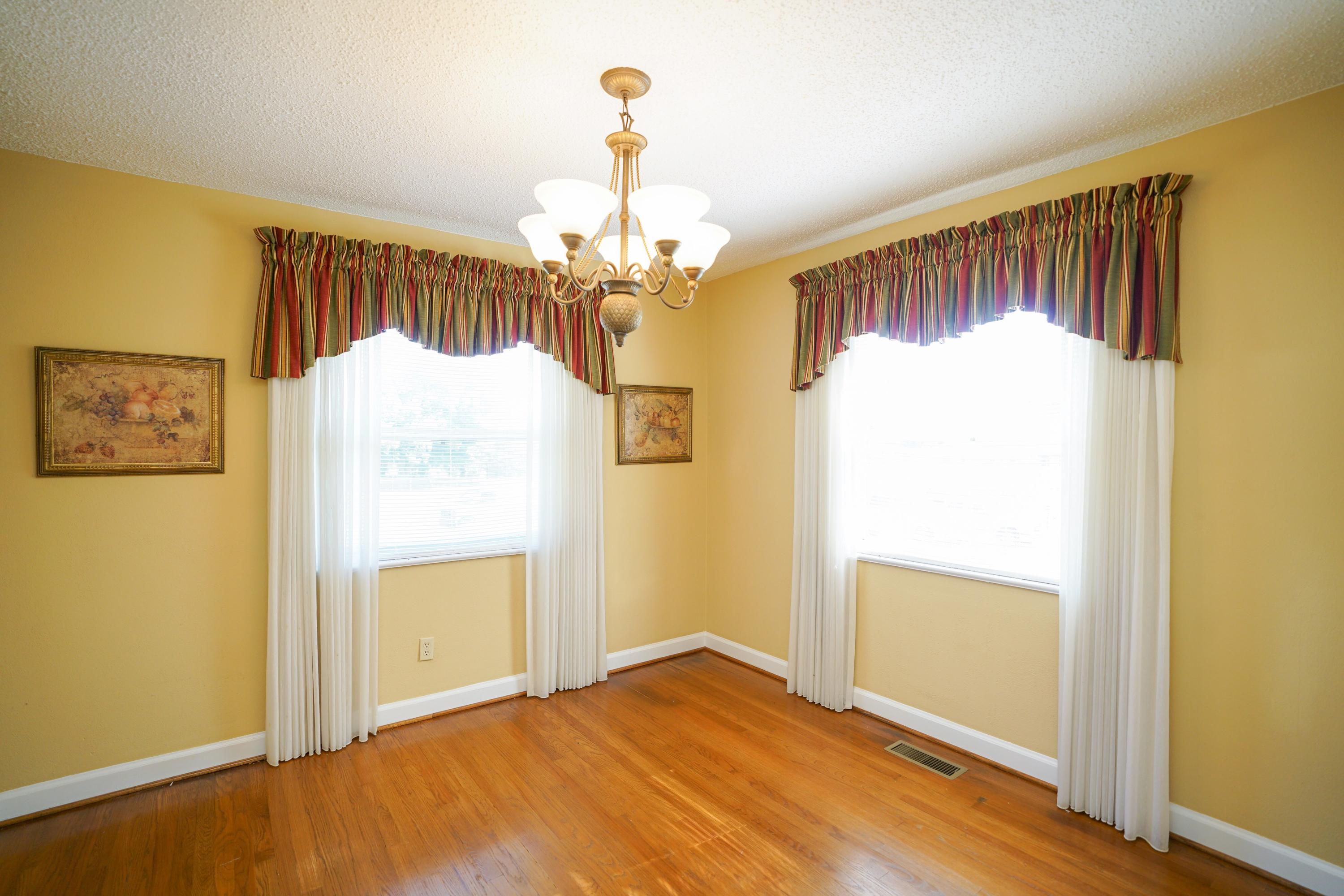 8905 North Hickory Valley Road Chattanooga, TN 37416 - Photo 10 of 23 Photo Oct 05, 10 07 21 AM