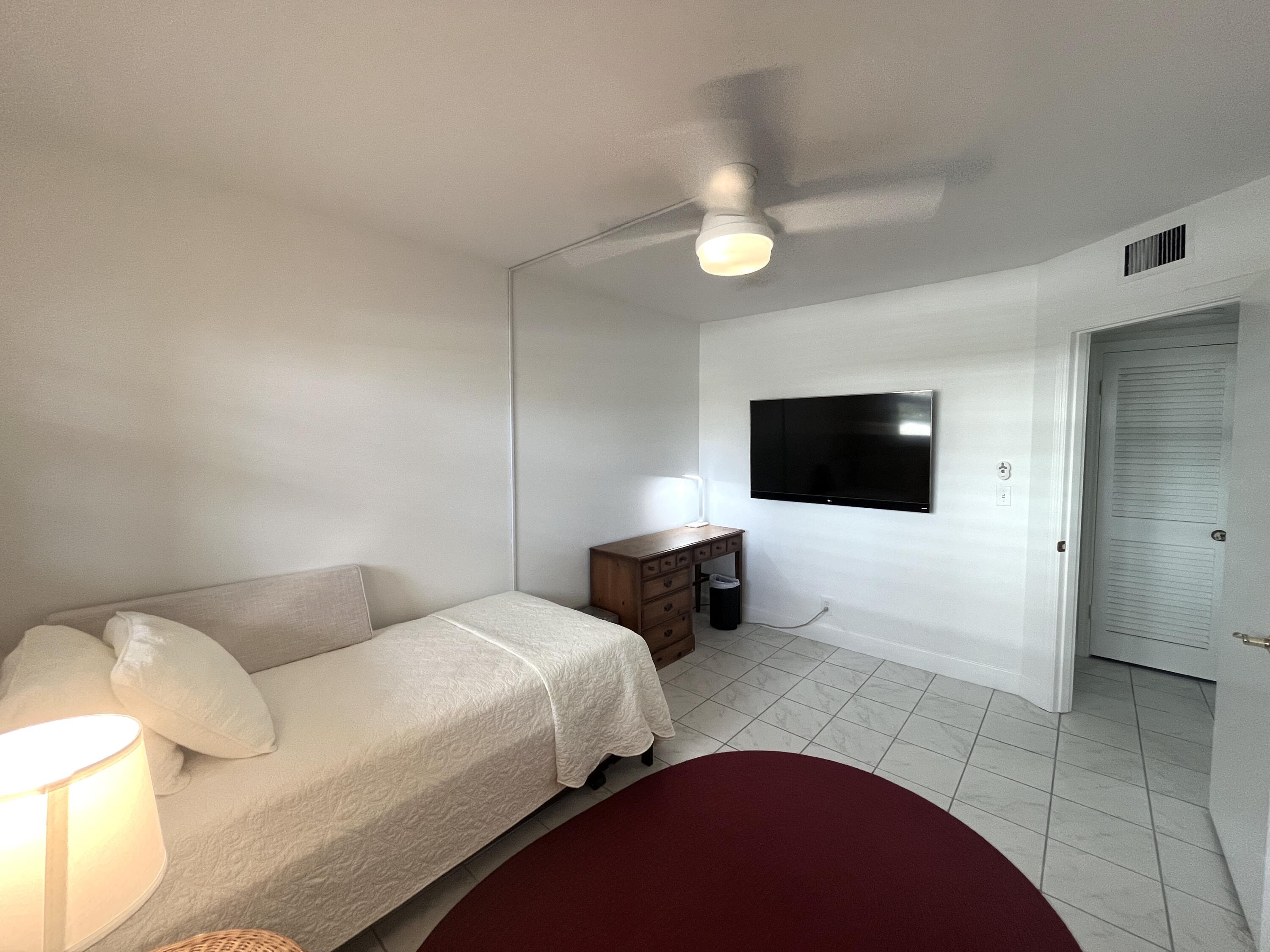 308 Golfview Road, Unit 107 North Palm Beach, FL 33408 - Photo 17 of 34 Guest room / office