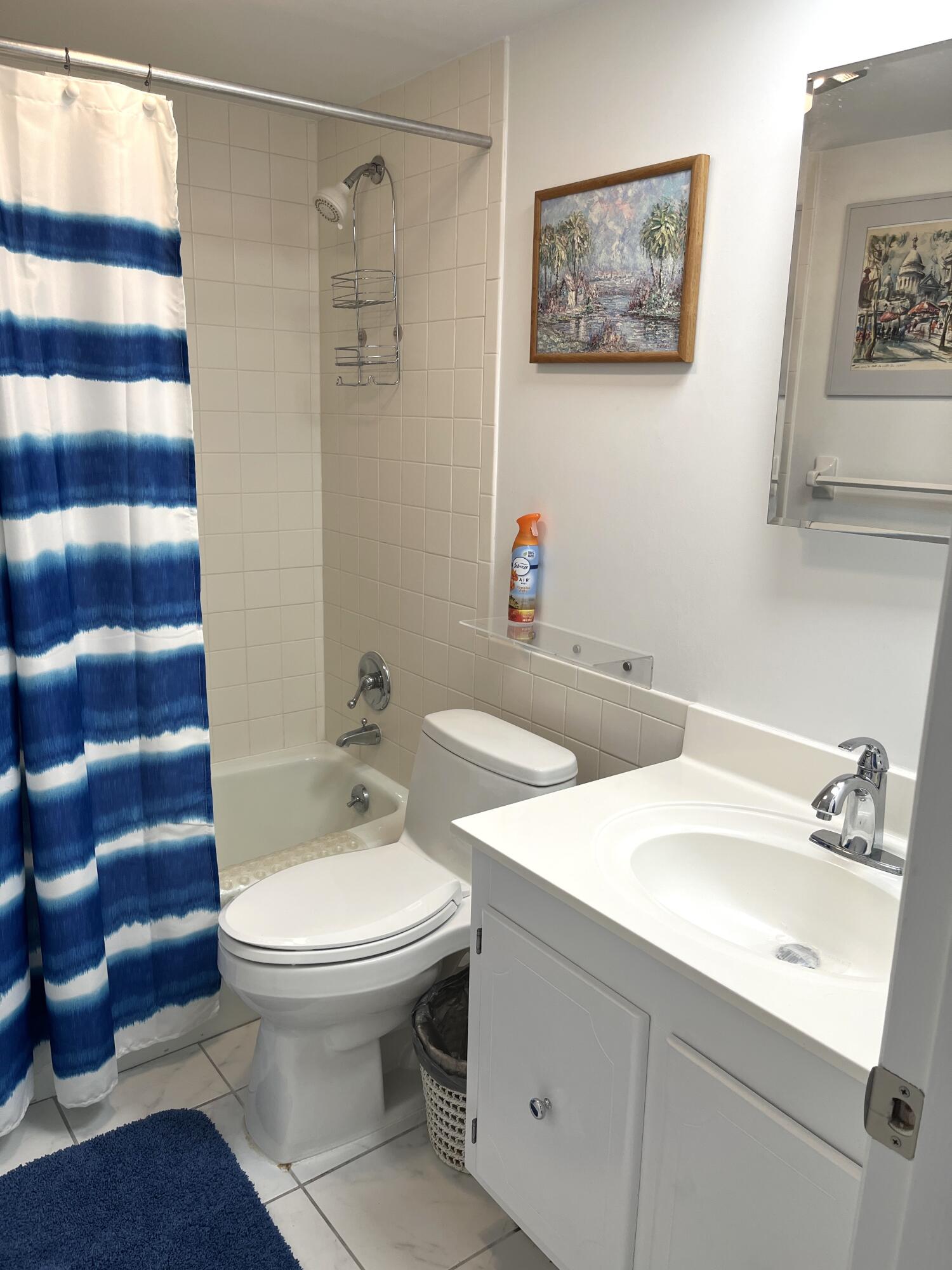 308 Golfview Road, Unit 107 North Palm Beach, FL 33408 - Photo 18 of 34 Guest BA