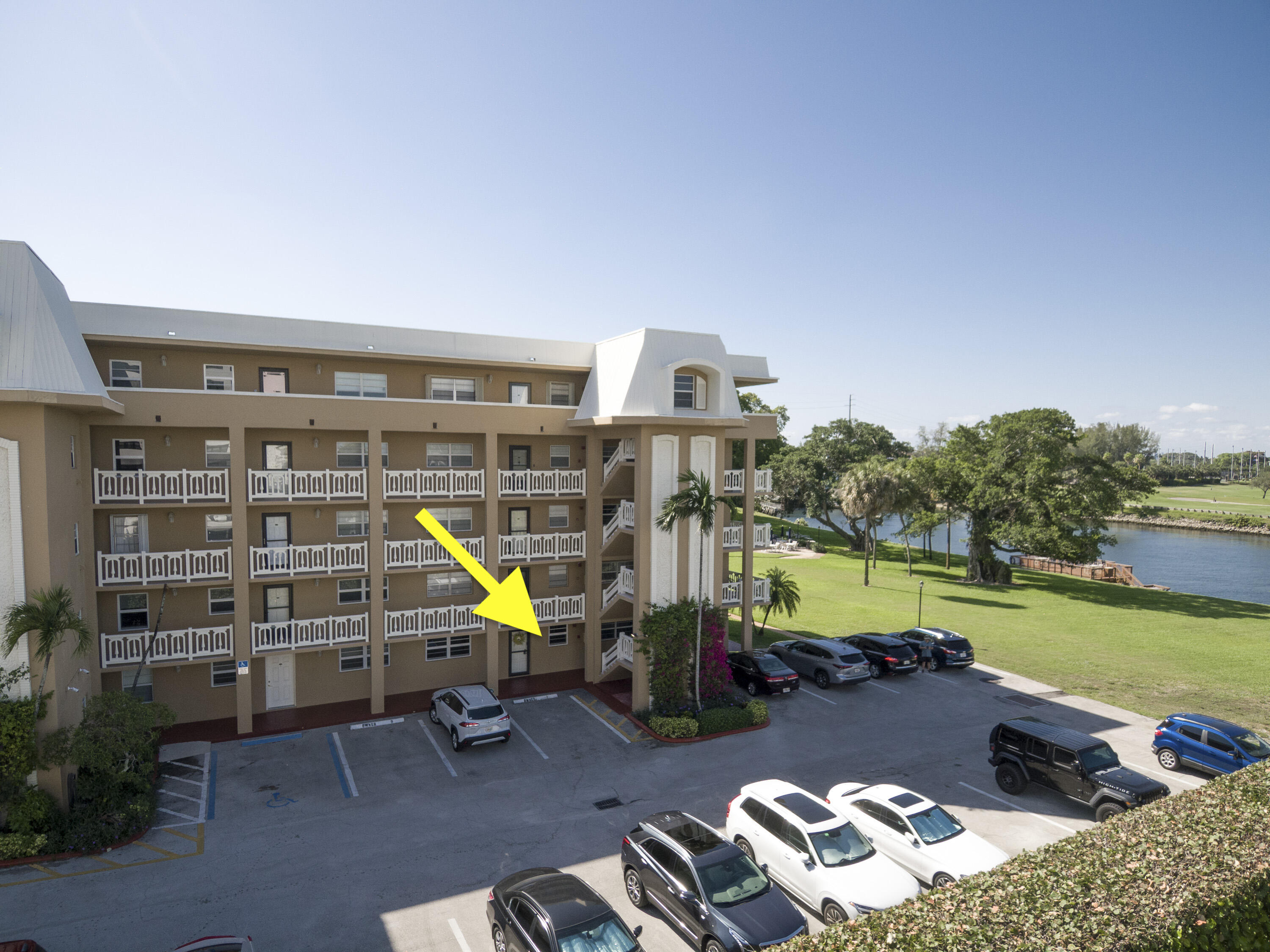 308 Golfview Road, Unit 107 North Palm Beach, FL 33408 - Photo 24 of 34 Property on the first floor