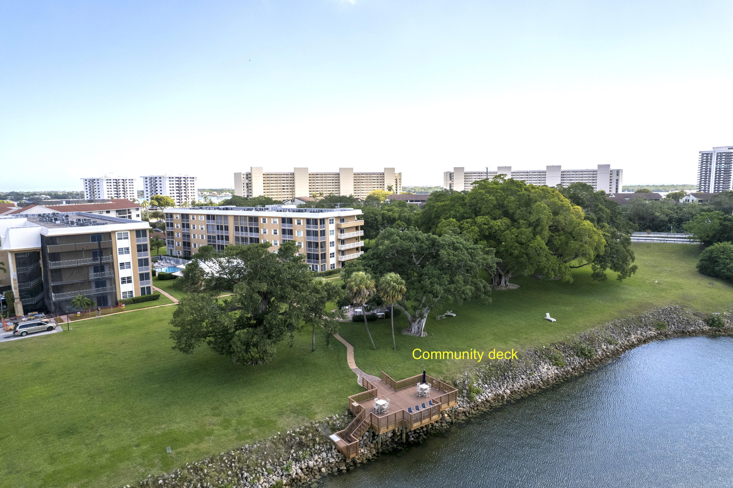 308 Golfview Road, Unit 107 North Palm Beach, FL 33408 - Photo 33 of 34 Community deck
