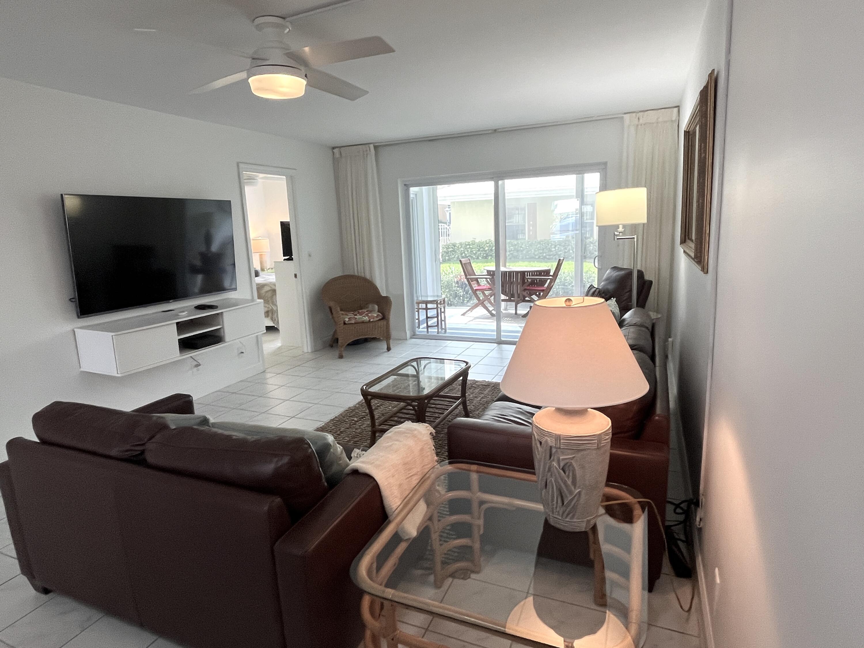 308 Golfview Road, Unit 107 North Palm Beach, FL 33408 - Photo 7 of 34 Lovely living area