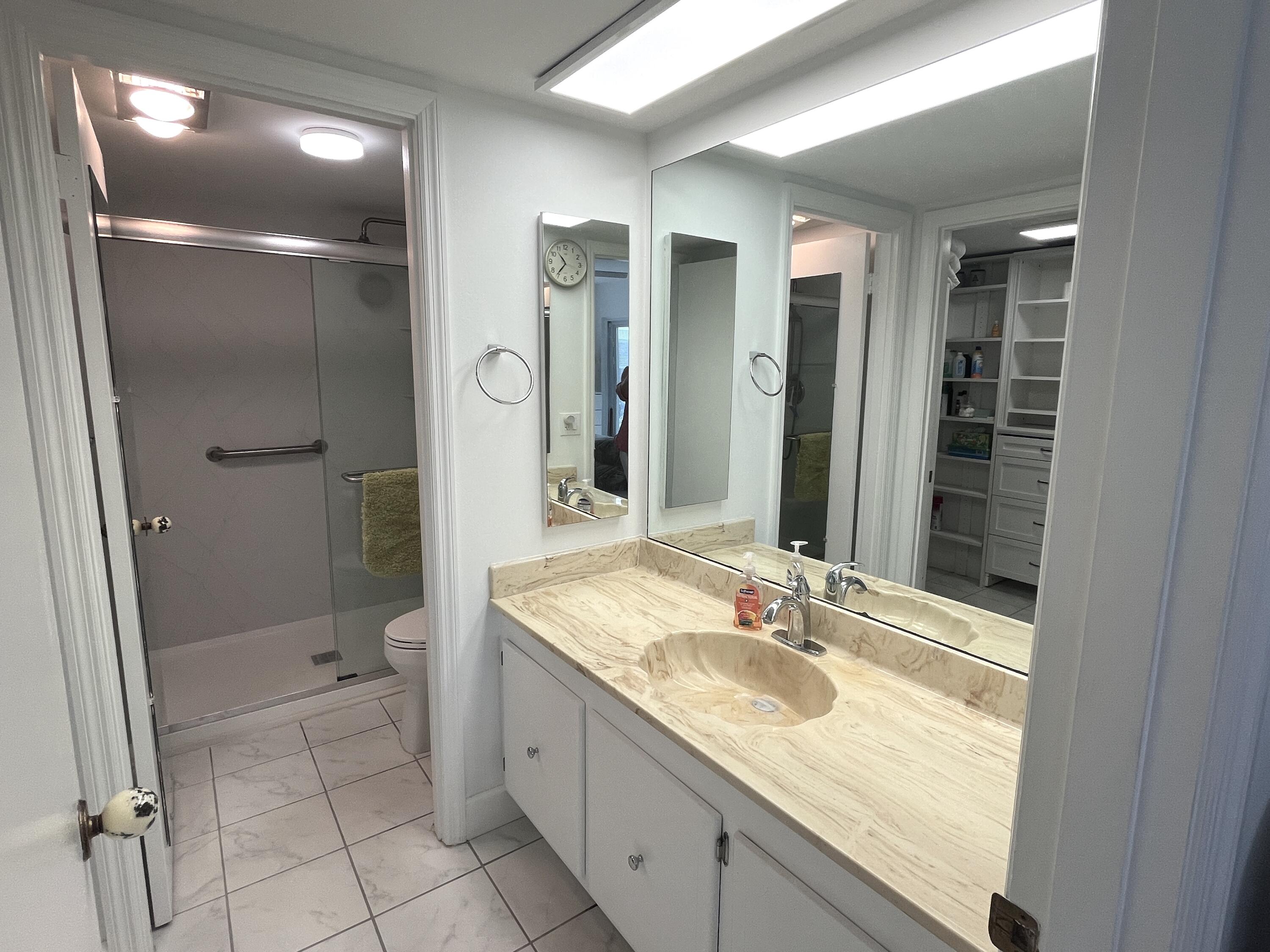 308 Golfview Road, Unit 107 North Palm Beach, FL 33408 - Photo 10 of 34 Master bathroom