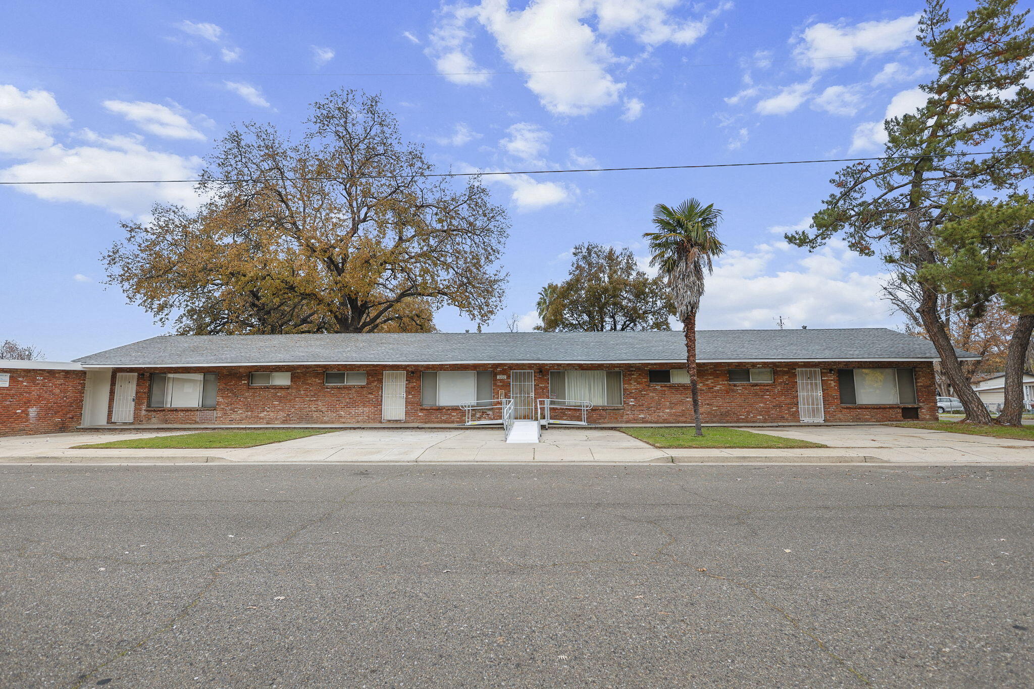 3200 Franklin Street Anderson, CA 96007 - Photo 1 of 35 front view of house with a yard