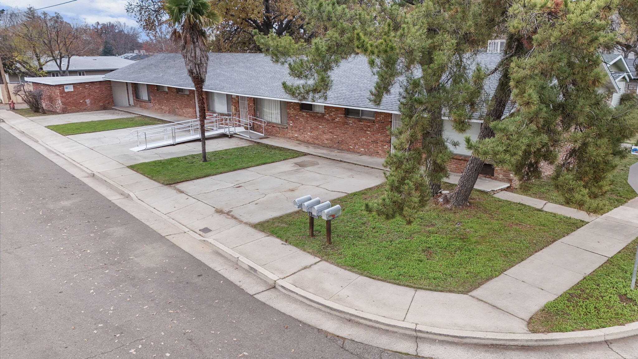 3200 Franklin Street Anderson, CA 96007 - Photo 31 of 35 a view of yard with swimming pool