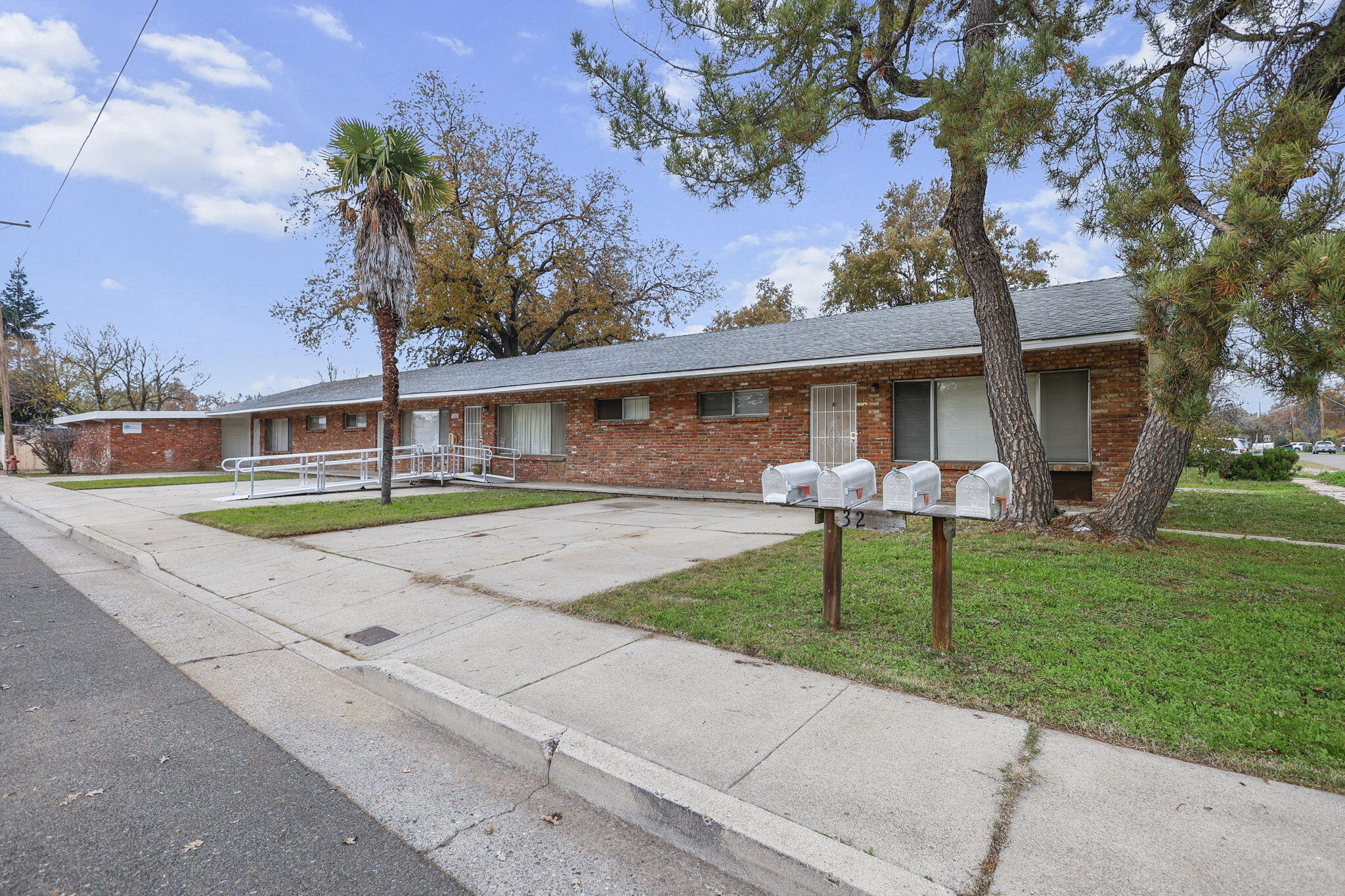 3200 Franklin Street Anderson, CA 96007 - Photo 33 of 35 front view of house with a yard