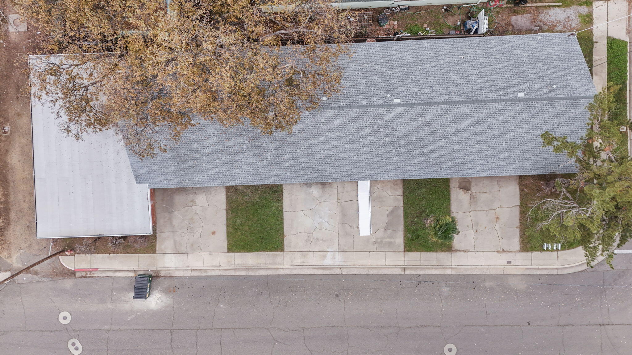 3200 Franklin Street Anderson, CA 96007 - Photo 35 of 35 front view of house with a street
