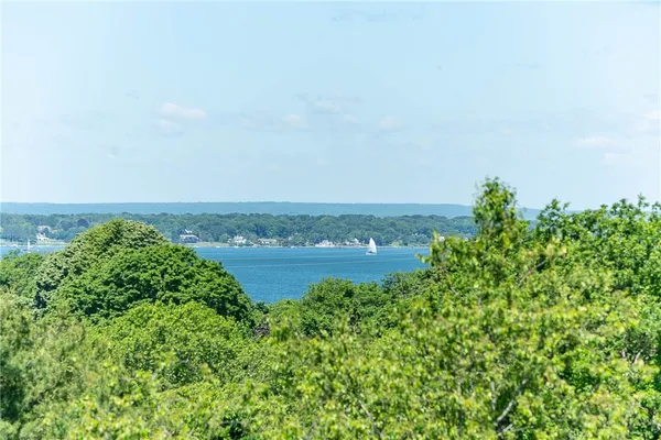 $4,500 | 29 Algonquin Drive, Middletown, RI 02842