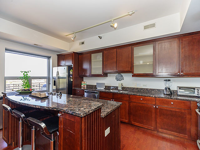 4350 North Broadway, Unit 1010 Chicago, IL 60613 - Photo 11 of 25
