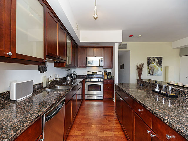 4350 North Broadway, Unit 1010 Chicago, IL 60613 - Photo 12 of 25