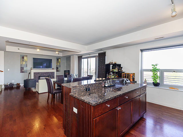 4350 North Broadway, Unit 1010 Chicago, IL 60613 - Photo 14 of 25