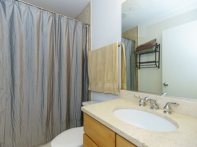 4350 North Broadway, Unit 1010 Chicago, IL 60613 - Photo 21 of 25