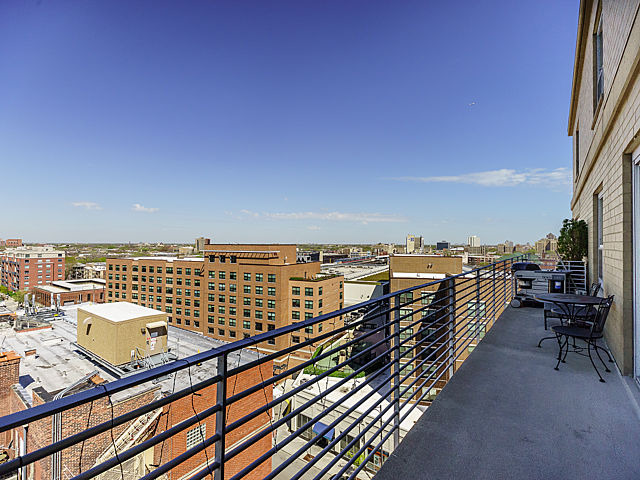 4350 North Broadway, Unit 1010 Chicago, IL 60613 - Photo 24 of 25