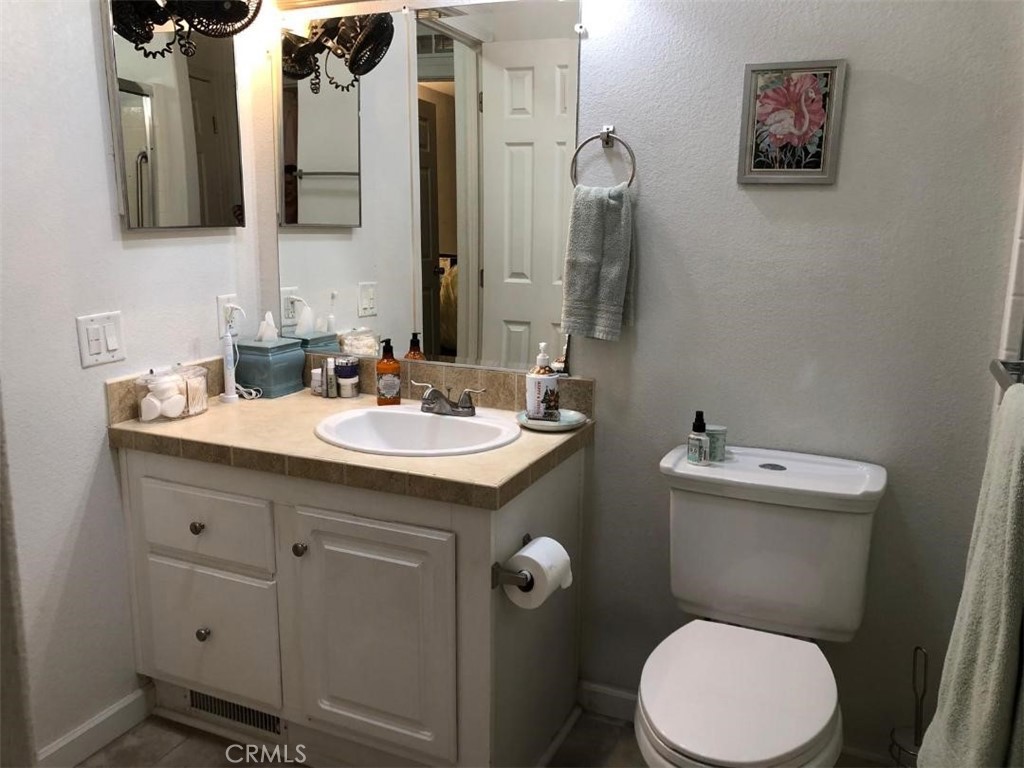 8600 Contreras Street, Unit 39 Paramount, CA 90723 - Photo 13 of 19