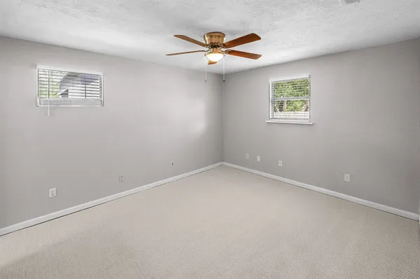 $1,795 | 16766 Lake Circle, Conroe, TX 77302