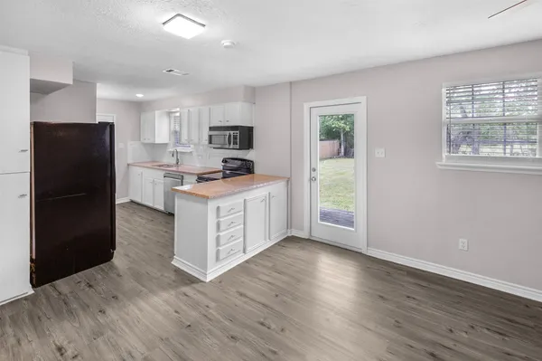 $1,795 | 16766 Lake Circle, Conroe, TX 77302