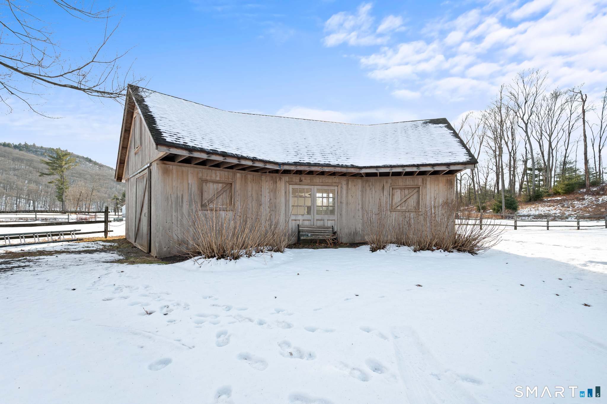 180 River Road Hamden, CT 06518 - Photo 2 of 28 4 Stall Horse Barn
