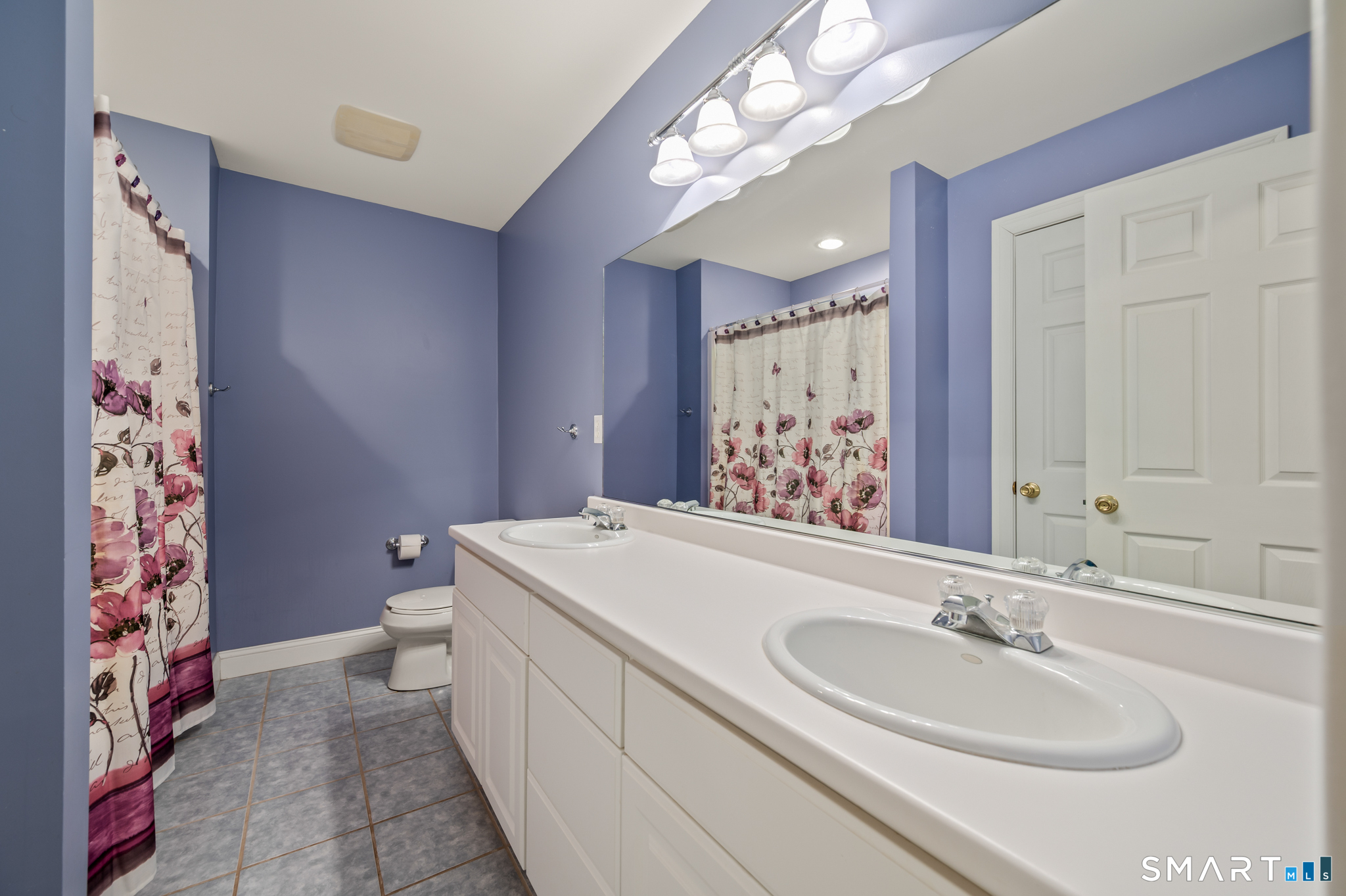 180 River Road Hamden, CT 06518 - Photo 23 of 28 Second Floor Hall Bath