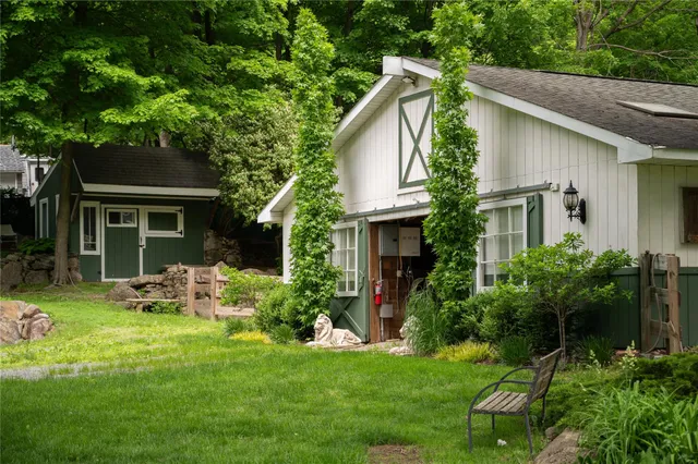 $1,175,000 | 52 Eagle Valley Road, Sloatsburg, NY 10974