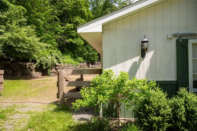 $1,175,000 | 52 Eagle Valley Road, Sloatsburg, NY 10974