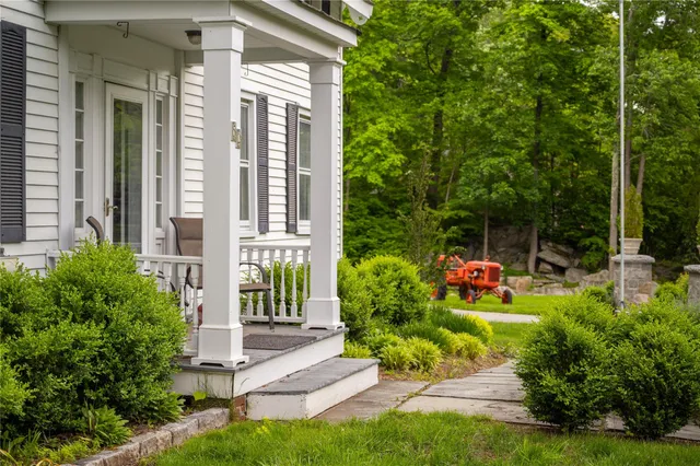 $1,175,000 | 52 Eagle Valley Road, Sloatsburg, NY 10974