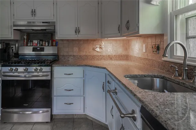 $1,175,000 | 52 Eagle Valley Road, Sloatsburg, NY 10974