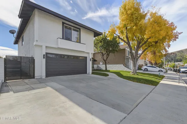 $888,000 | 20448 Calhaven Drive, Saugus, CA 91390