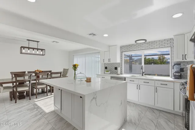 $888,000 | 20448 Calhaven Drive, Saugus, CA 91390