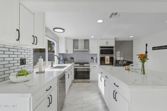 $888,000 | 20448 Calhaven Drive, Saugus, CA 91390