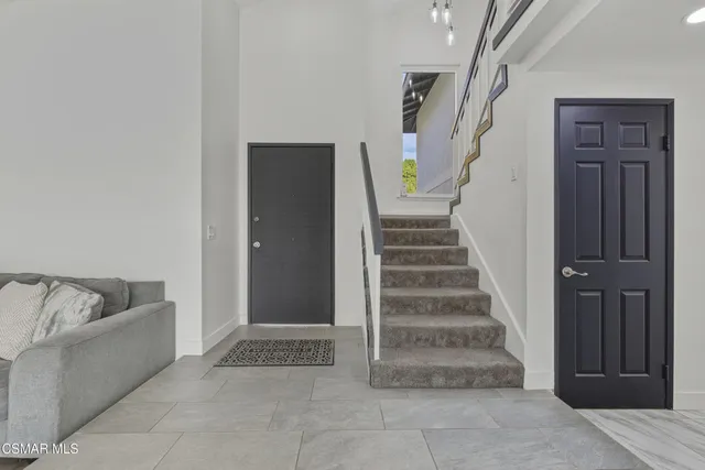 $888,000 | 20448 Calhaven Drive, Saugus, CA 91390