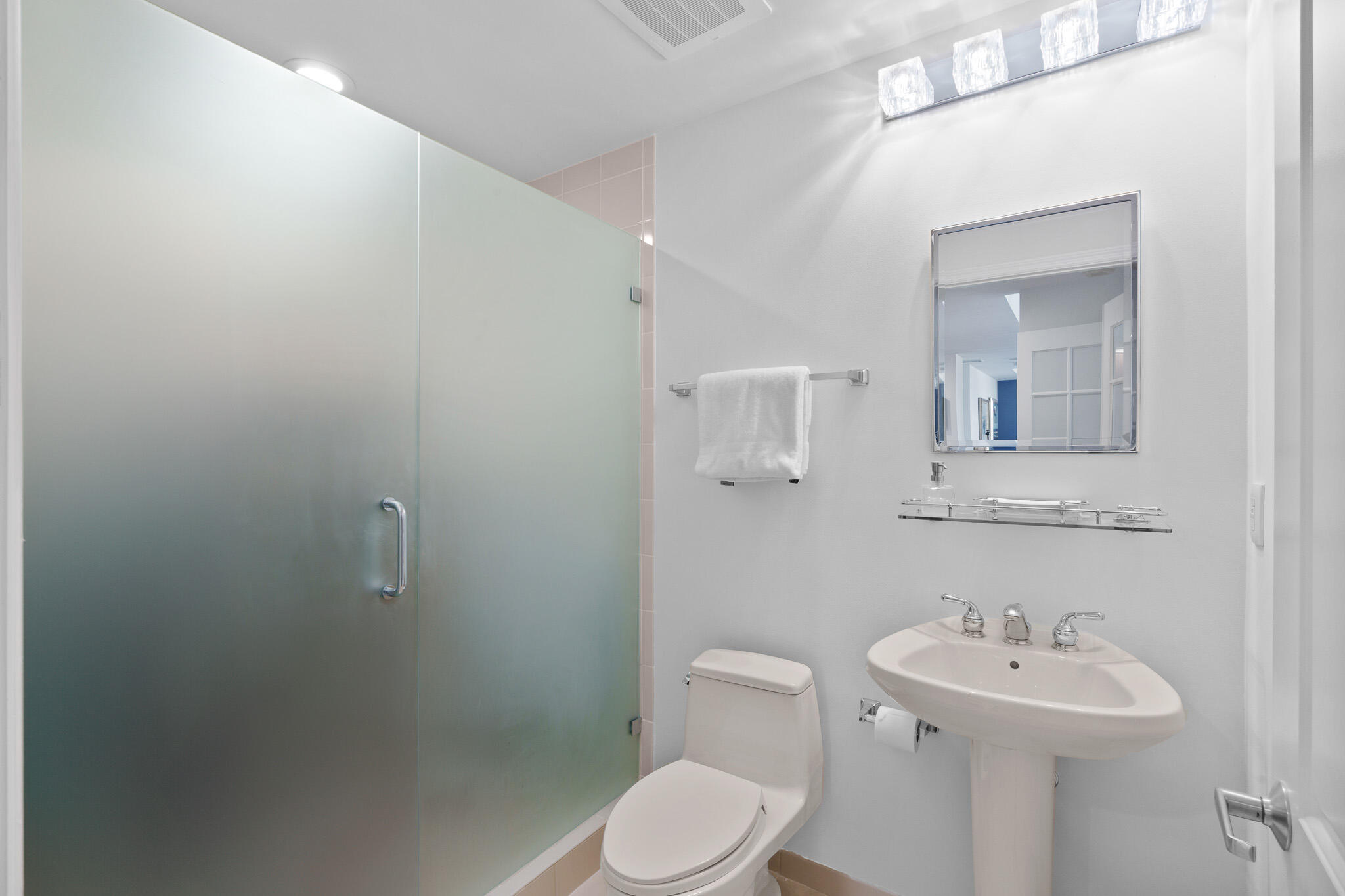 801 South Olive Avenue, Unit 711 West Palm Beach, FL 33401 - Photo 23 of 78 3rd bathroom