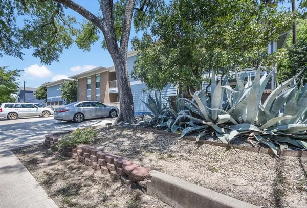 $1,195 | 400 West 35th Street, Unit 103, Austin, TX 78705