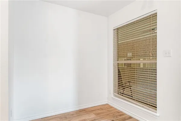 $1,195 | 400 West 35th Street, Unit 103, Austin, TX 78705