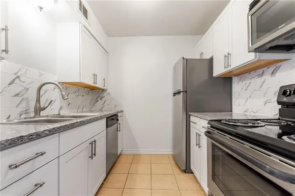 $1,195 | 400 West 35th Street, Unit 103, Austin, TX 78705