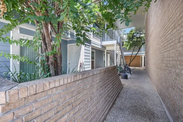 $1,195 | 400 West 35th Street, Unit 103, Austin, TX 78705