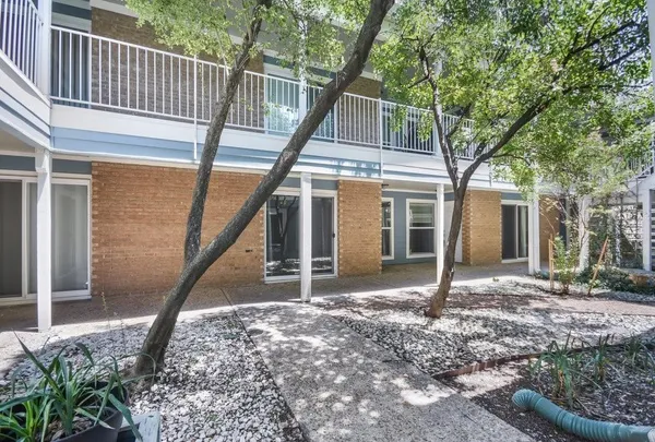 $1,195 | 400 West 35th Street, Unit 103, Austin, TX 78705