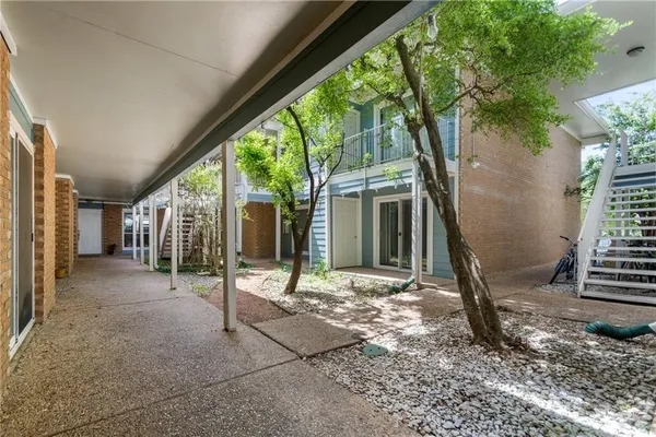 $1,195 | 400 West 35th Street, Unit 103, Austin, TX 78705