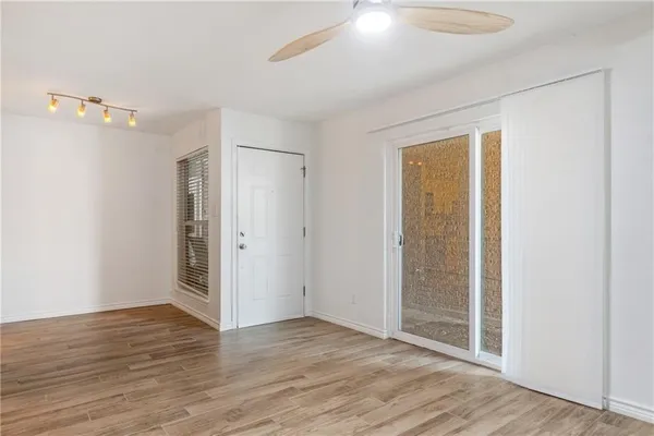 $1,195 | 400 West 35th Street, Unit 103, Austin, TX 78705