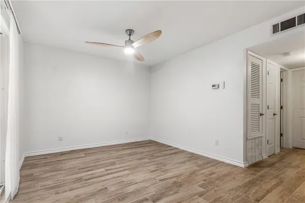 $1,195 | 400 West 35th Street, Unit 103, Austin, TX 78705