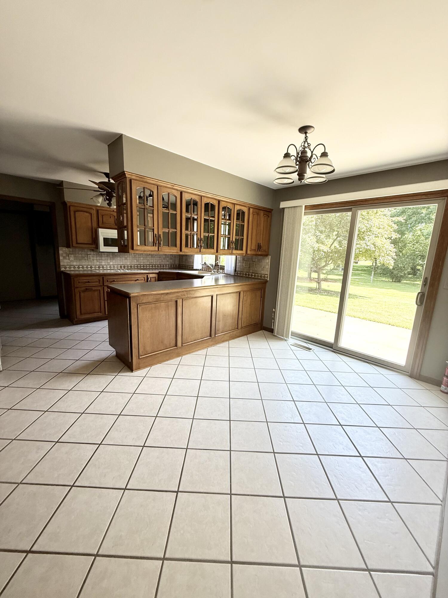 6834 Mercedes Lane Demotte, IN 46310 - Photo 13 of 35 1500x2000