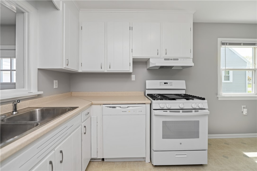 70 Alcott Road Greece, NY 14626 - Photo 14 of 38