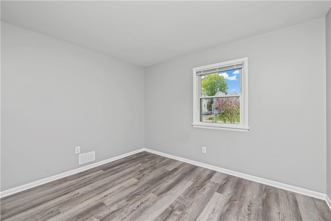 70 Alcott Road Greece, NY 14626 - Photo 20 of 38