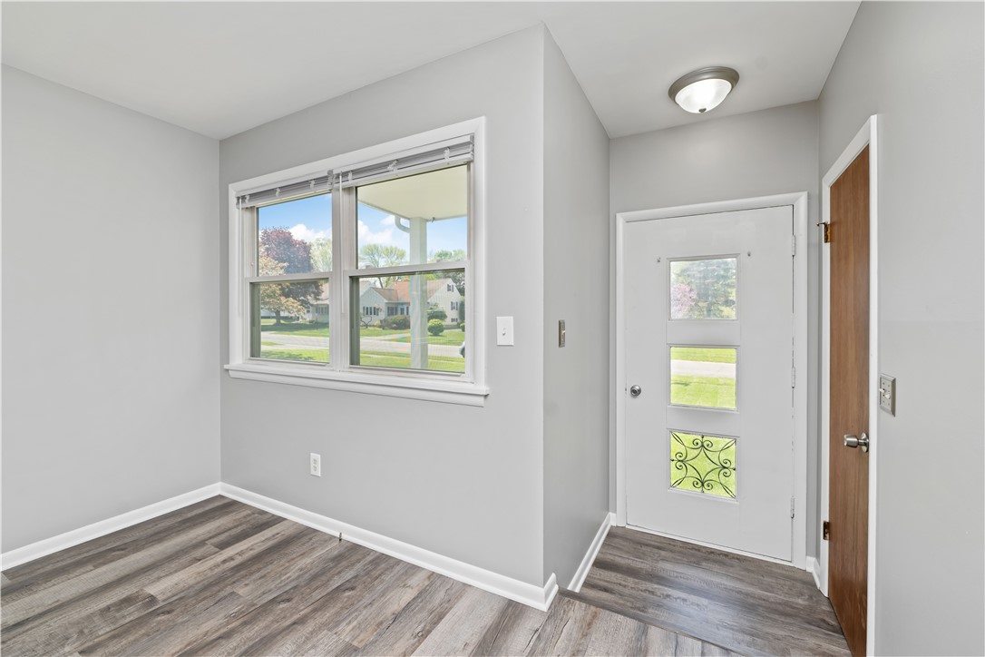 70 Alcott Road Greece, NY 14626 - Photo 4 of 38