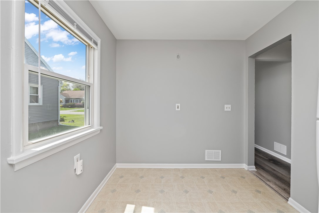 70 Alcott Road Greece, NY 14626 - Photo 10 of 38