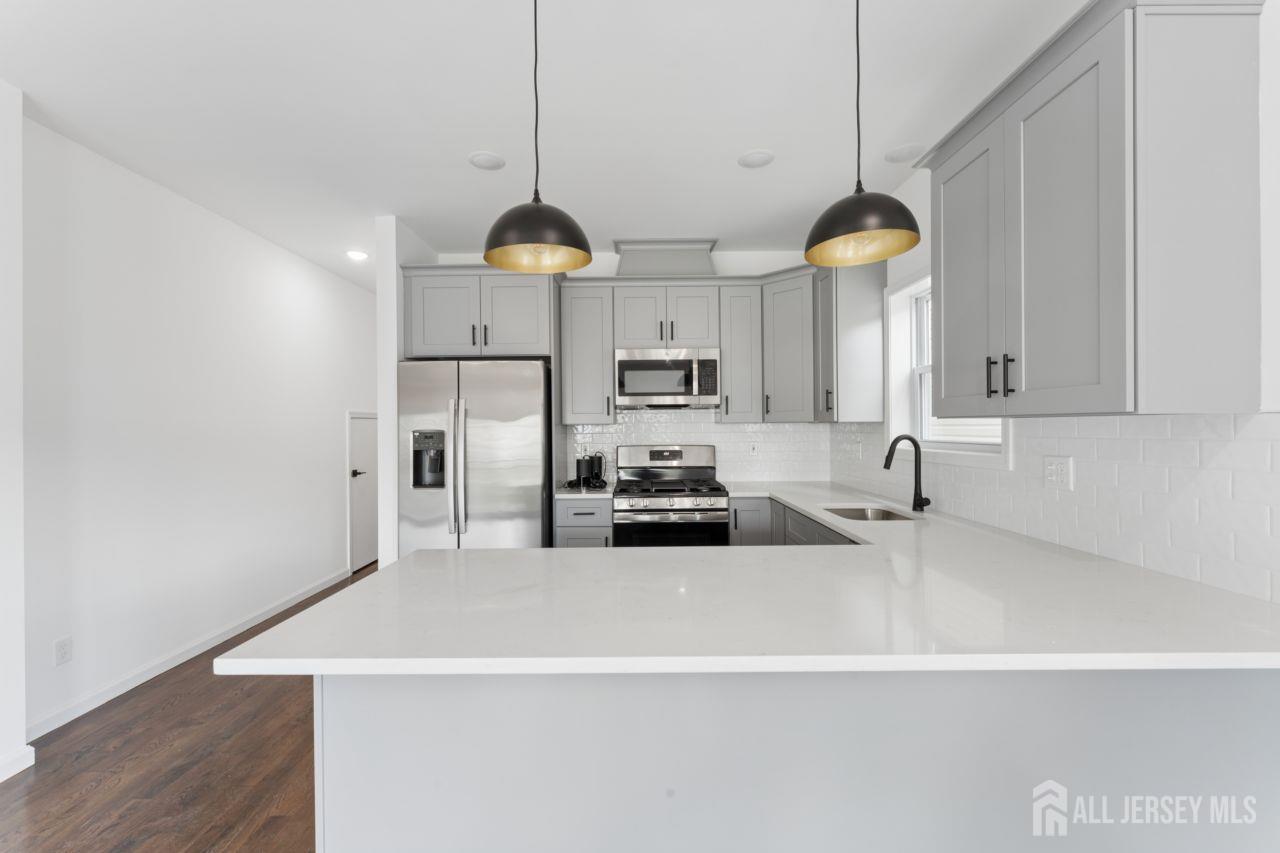 910 Bergen Street, Unit 1 Newark, NJ 07112 - Photo 3 of 14