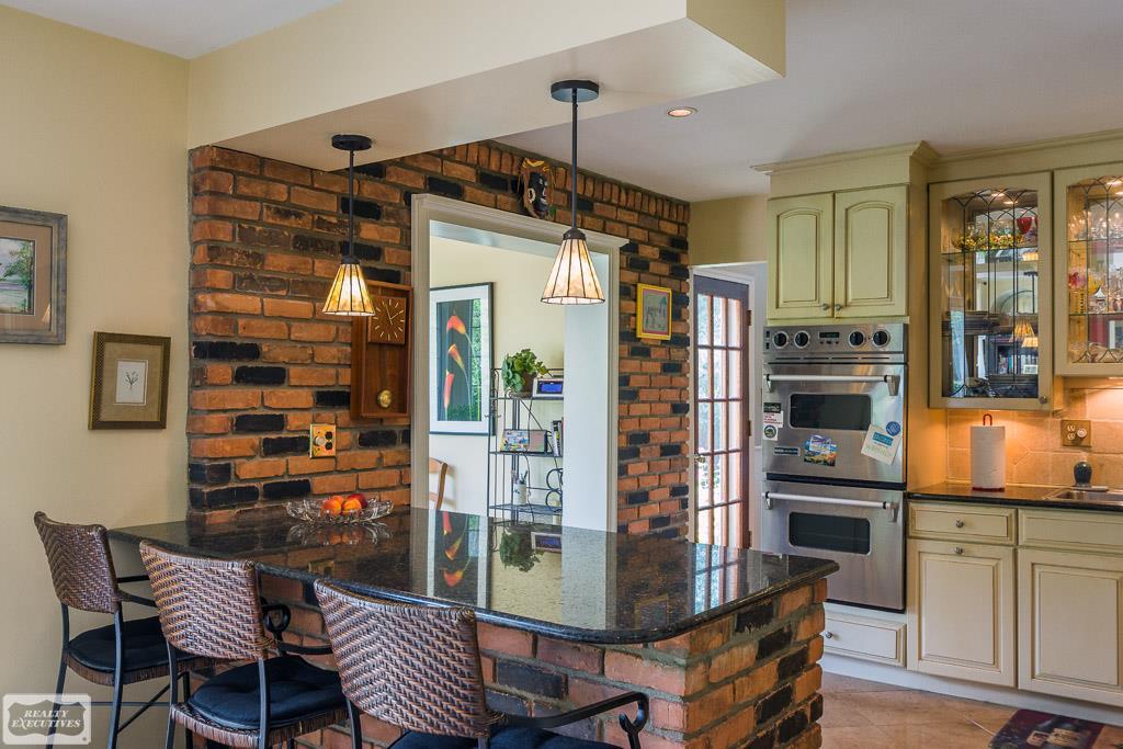 367 Old Perch Road Rochester, MI 48309 - Photo 8 of 42 31328152-7.JPG
