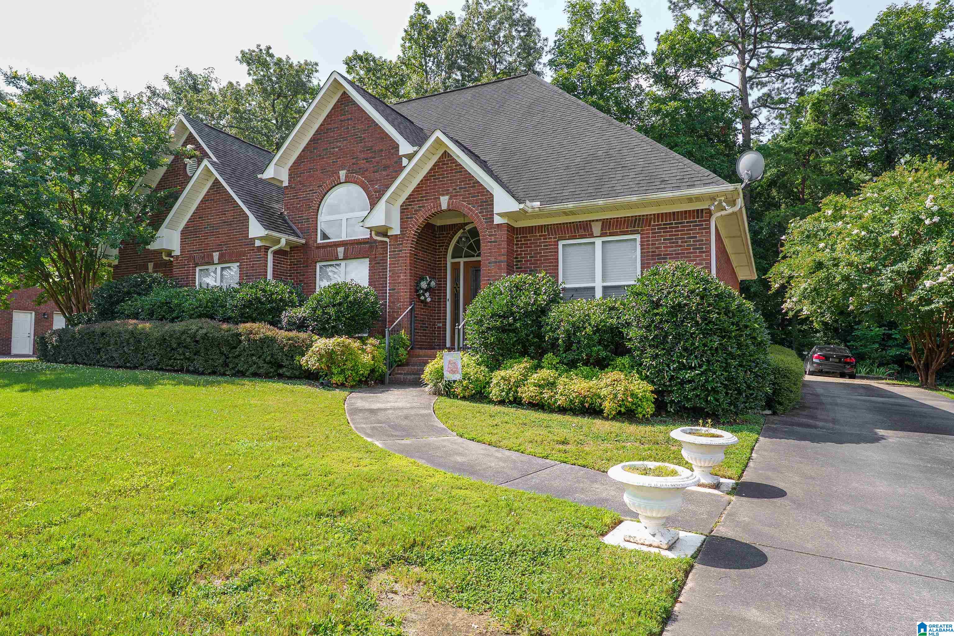 879 Brookline Road Gardendale, AL 35071 - Photo 2 of 36