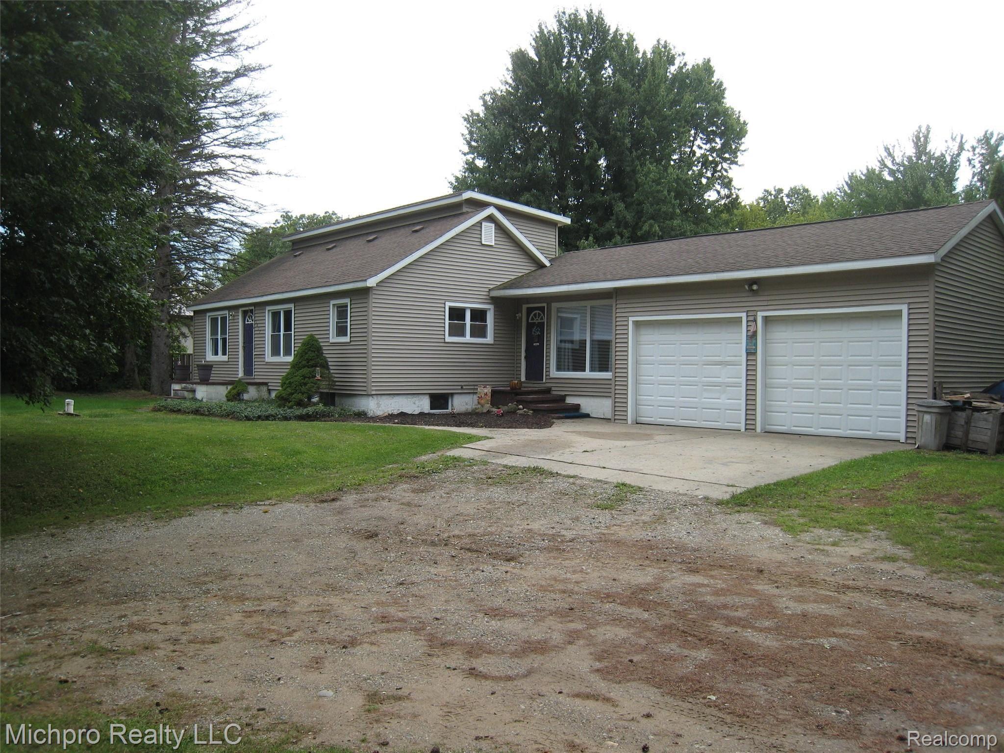 6077 North Lapeer Road Fostoria, MI 48435 - Photo 1 of 25 IMG_0583.jpg